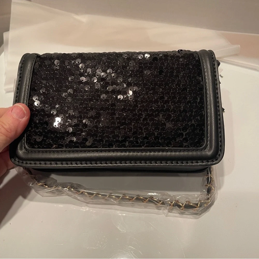 NWT Badgley Mischka Black Sequin Satin & Vegan Leather Crossbody Clutch Money‎